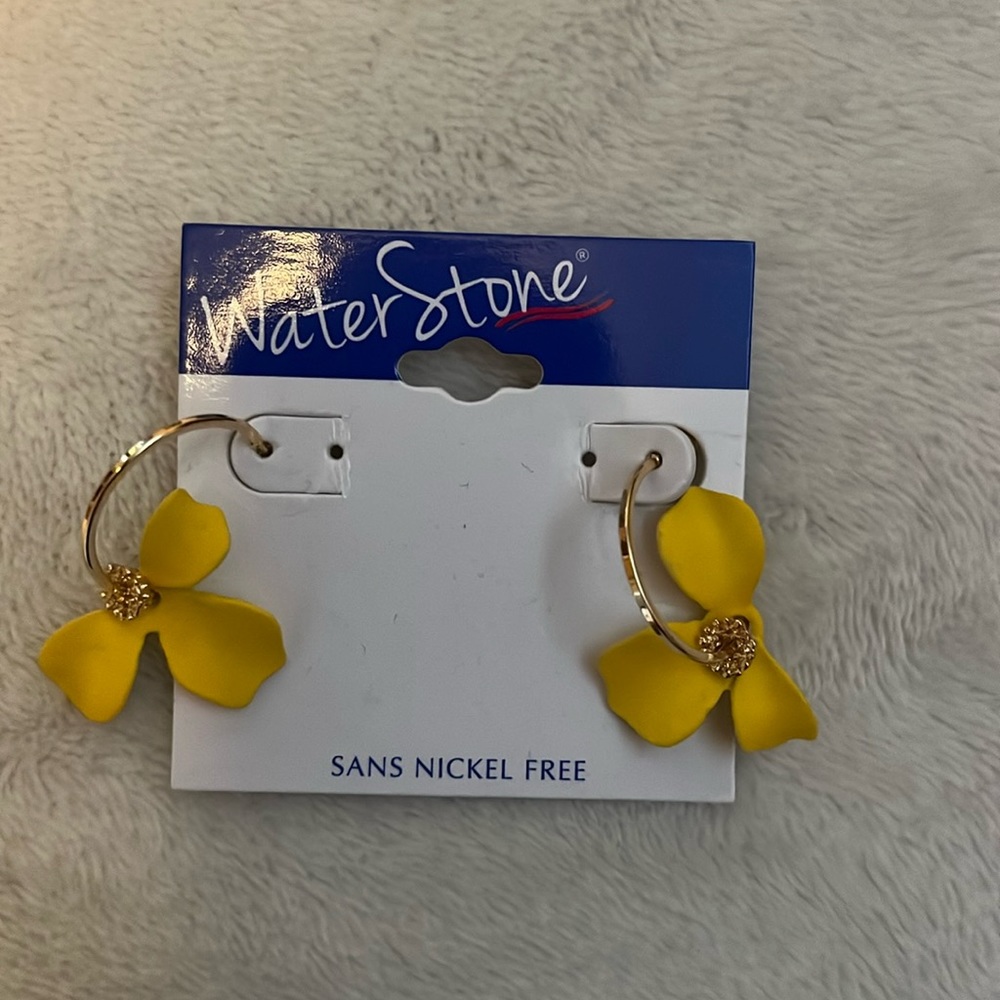 🆕 Waterstone Flower Earrings